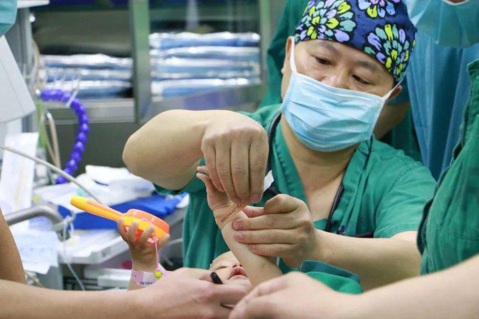 乳山市妇婴监护型护送